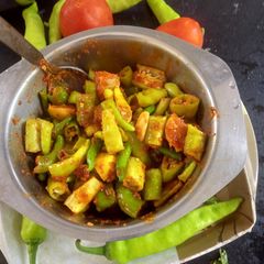 A picture of Green Chilli Pickle.