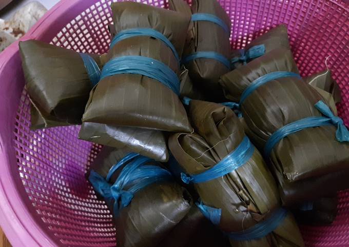 Bagaimana Membuat Buras Khas Makasar yang Lezat Sekali