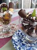 Manzanas caramelizadas al jengibre con rulos de chocolate