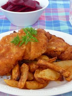 Rántott szelet tejfölös-zsemlemorzsás panírban recept fotója
