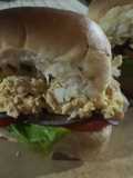 Sándwich con relleno de pasta de pollo (sanguche, jaja)