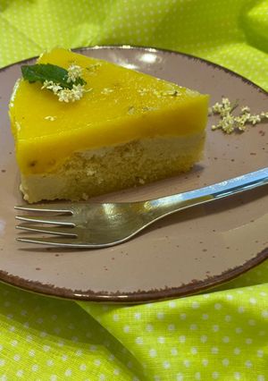 Kókusz joghurtos mangó-zselés tortácska recept fotója