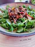 Ensalada templada de pollo y champiñones