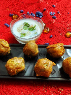 पोटैटो पनीर बोनडा(potato paneer bonda recipe in hindi) रेसिपी मुख्य फोटो