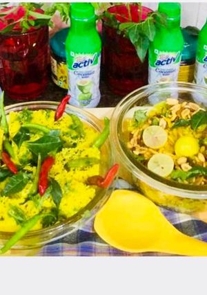 A picture of Dhokla and Poha.