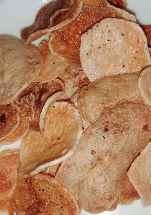 आलू के चिप्स(aloo chips recipe in hindi) रेसिपी मुख्य फोटो