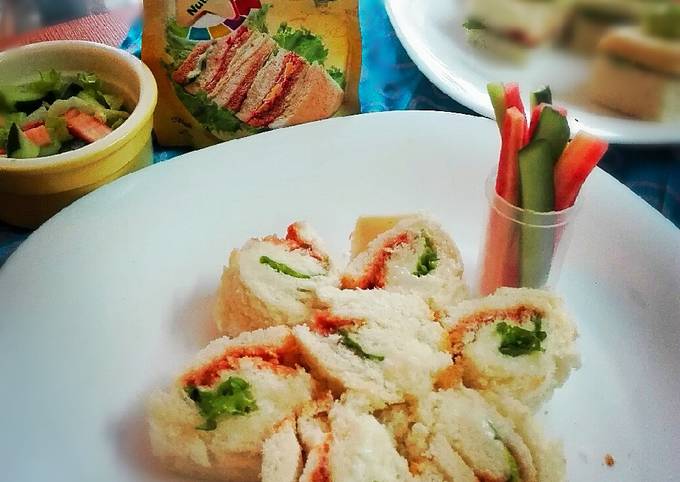 Recipe of Thomas Keller Pin-Wheel Sandwhich with Steamed Vegies