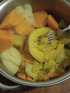 Una foto de Puré de batata con boniato y manzana 🍏