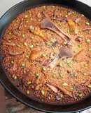 Paella de codillo alemán, alitas de pollo y edamame