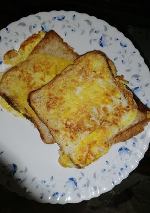 A picture of French toast /mayai.