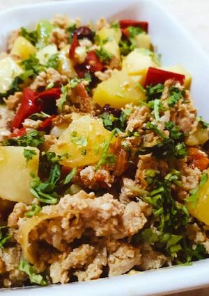 A picture of Aloo Qeema.