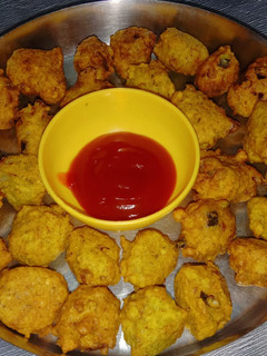 मूंगदाल के पकोड़े (Moong dal ke pakode recipe in Hindi) रेसिपी मुख्य फोटो