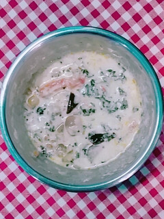 மணத்தக்காளி கீரை தயிர் பச்சடி (Manathakkali keerai thayir pachadi recipe in tamil) செய்முறை முக்கிய புகைப்படம்