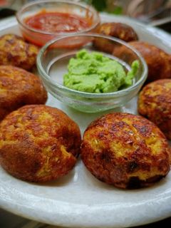 मल्टीग्रेन कॉर्न आप्पे (Multigrain Corn Appe Recipe In Marathi) रेसिपी चे मुख्य फोटो