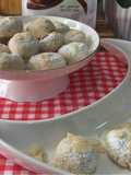 كوكيز اللوز الإيطالي السهل (أماريتي)‏Easy Italian Almond Cookies (‏Amaretti)