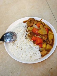 Hình của món Cơm cà ri gà sữa dừa.