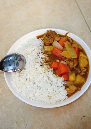 Hình của món Cơm cà ri gà sữa dừa.