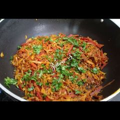 A picture of Cabbage & Carrot dry sabzi.