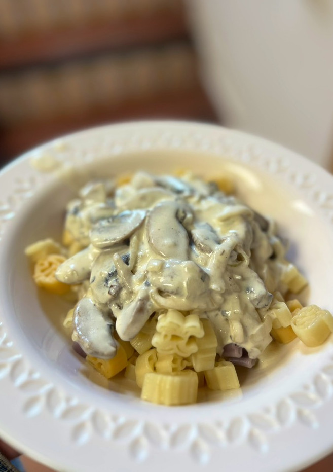 Una foto de Pasta de Halloween con salsa de champiñones muy fácil