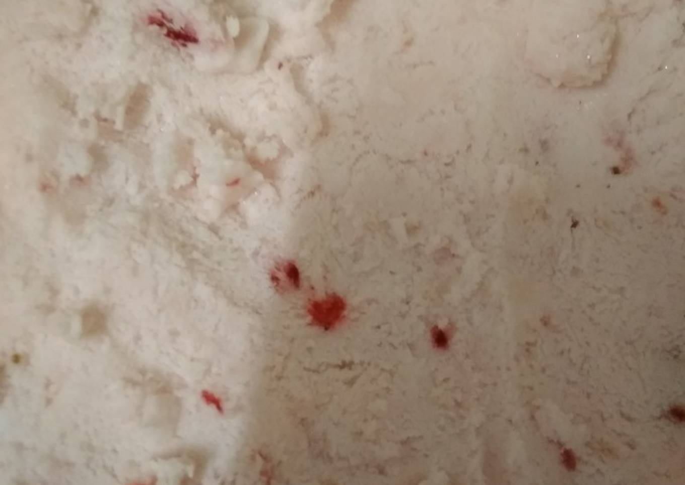 Easy homemade strawberry ice cream!