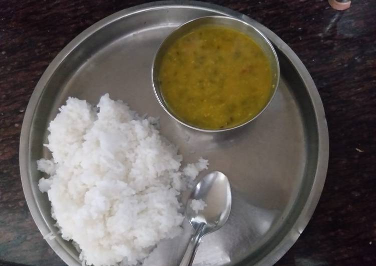 Step-by-Step Guide to Make Ultimate Green dal with boiled rice