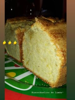 Una foto de Bizcochuelo Esponjoso de Limón