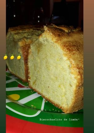 Una foto de Bizcochuelo Esponjoso de Limón