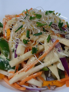 Una foto de Pad thai crudo