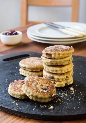 A picture of Welsh Cakes.