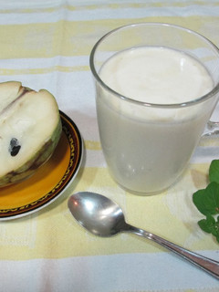 Una foto de Batido de chirimoya con kéfir