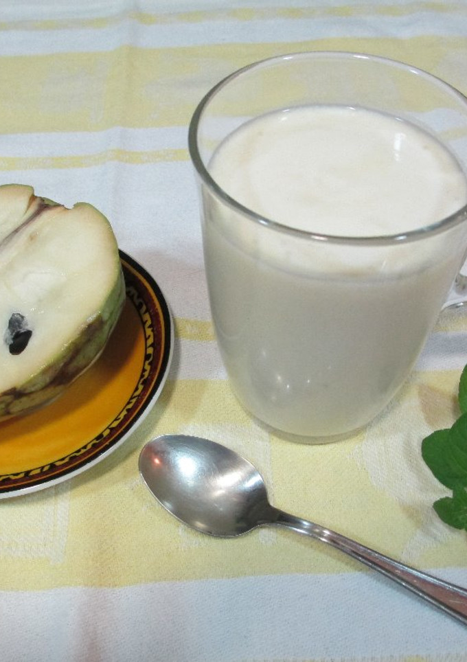 Una foto de Batido de chirimoya con kéfir
