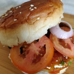 A picture of Alu patty buger.