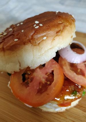 A picture of Alu patty buger.