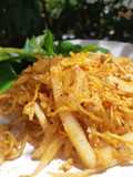 ผัดไทยหมี่กรอบ มันแกว มะละกอ PadThai CrispyNoodle Jicama Papaya