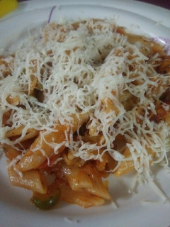 રેડ ગ્રેવી પાસ્તા (red greavy pasta in gujarti) રેસીપી મુખ્ય ફોટો