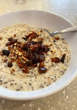 A picture of Chia Seed Oat Porridge With Dates & Cardamom.