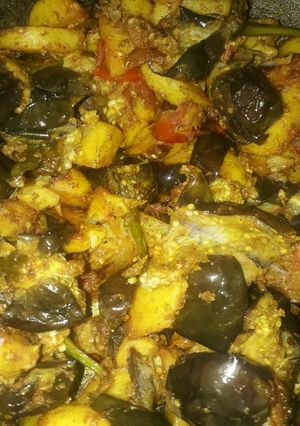 A picture of Dry brinjal potato.