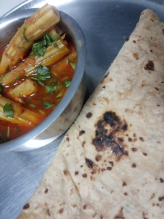 સરગવા નું શાક (Saragva Shak Recipe In Gujarati) રેસીપી મુખ્ય ફોટો