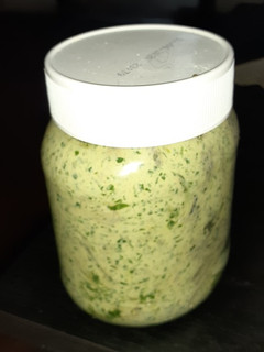 Una foto de Pesto con queso crema