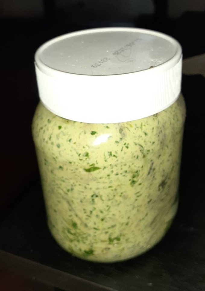 Una foto de Pesto con queso crema