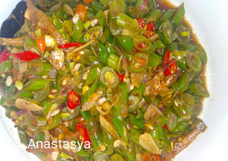 Langkah Mudah untuk Membuat Tumis buncis teri, Enak Banget