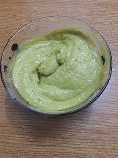 Una foto de Guacamole sencillo