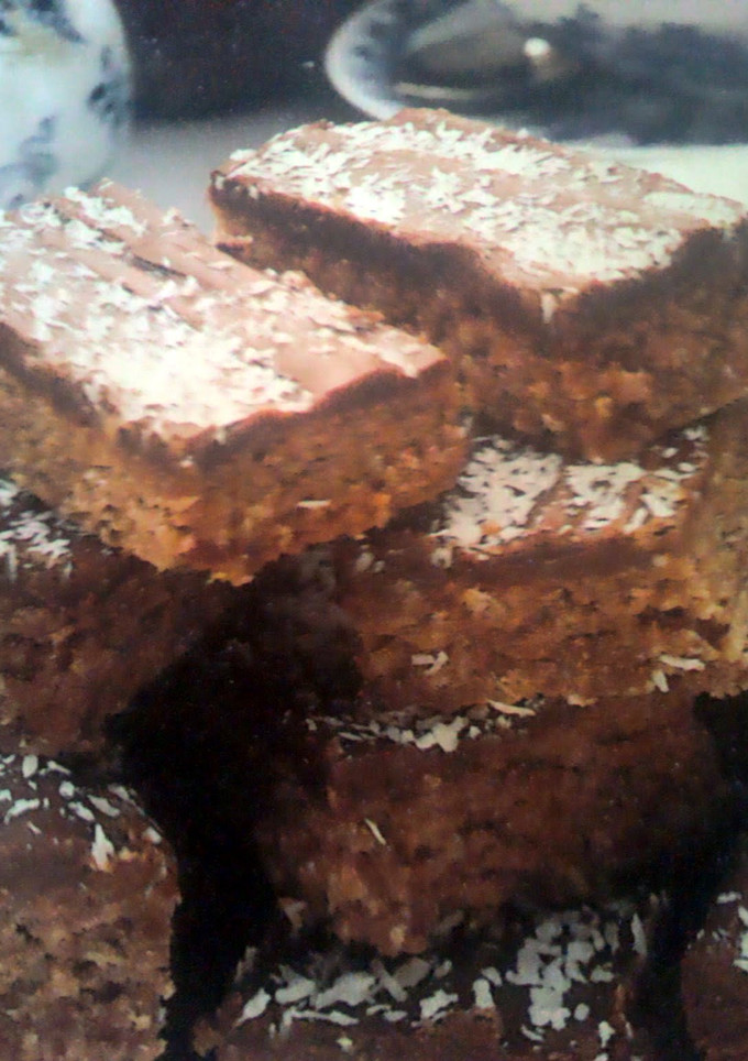 A picture of chocolate slice.