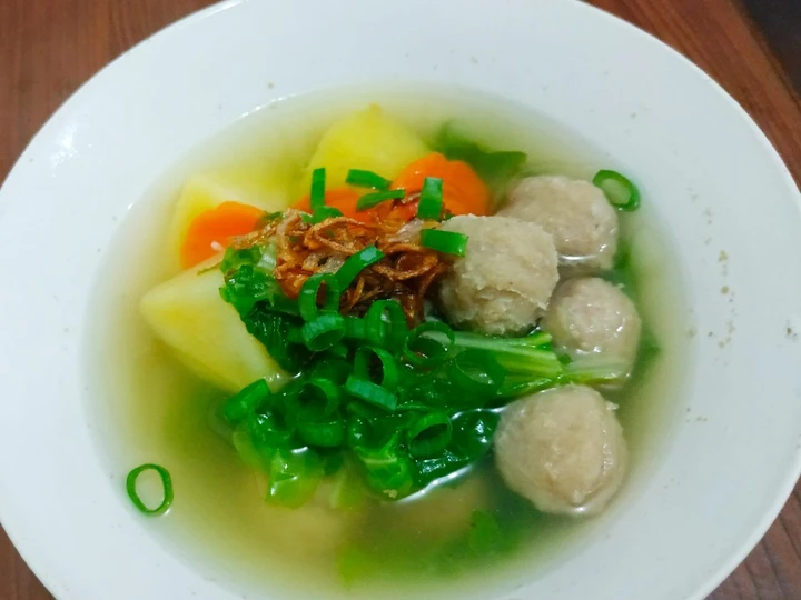 Langkah Mudah untuk Menyiapkan Resep 6. Sop Bening Pentol Sayur yang Sempurna Anti Ribet, Mantap Sekali