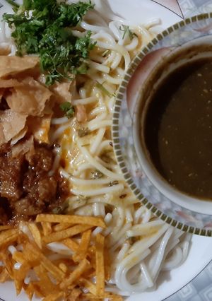 A picture of Imli Poodina khati meethi chatni.
