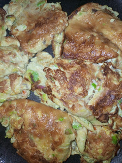 A picture of PEAR FRIED EGG!.