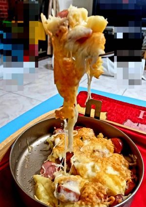 焗烤德國香腸搭波浪薯條 的食譜成品照片