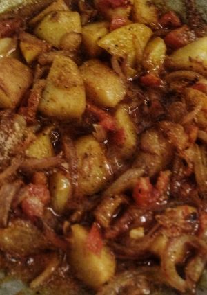 আলু মাশরুম কারি(Aloo mushroom curry recipe in Bengali) রেসিপির প্রধান ছবি