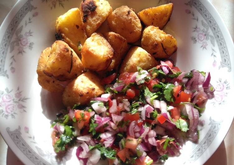 Recipe of Homemade Crispy roasted potatoes #mysrecipe