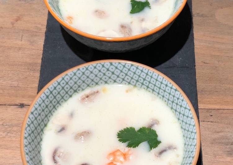 Tom Khai Kai (Soupe Thaï aux crevettes)